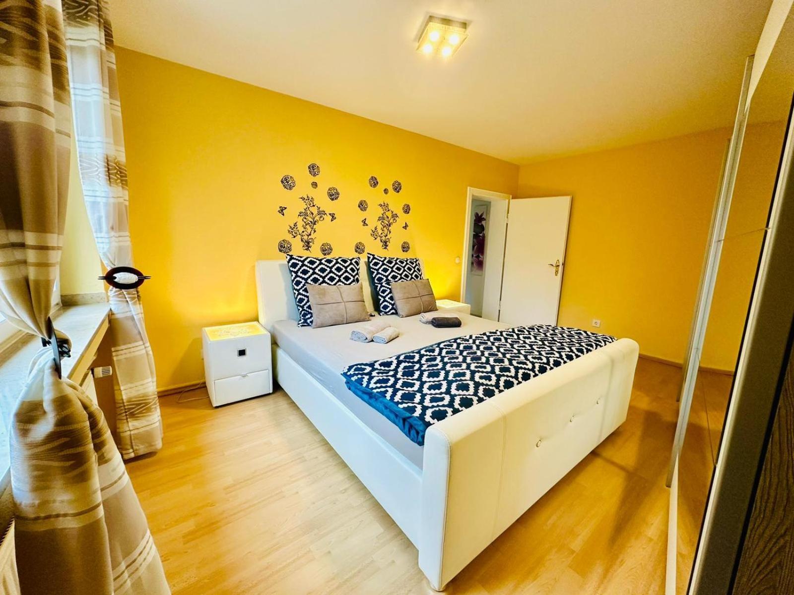 Moderne Wohnung Im Zentrum Mit Balkon Und Netflix - 90 Qm Aarchen Exterior foto